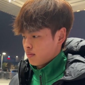 爱游戏体育下载-邓捷夫：教练一直鼓励我要有信心，一开始有些紧张但慢慢就放松了