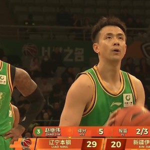 爱游戏体育-赵继伟7+1+2满血复活!亨特0分1板3助攻1抢断渐入佳境,辽篮领先8分